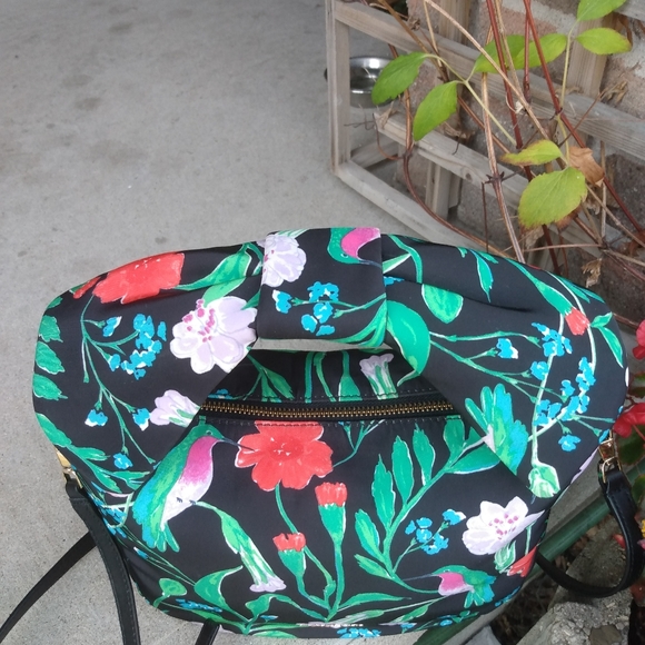 Kate Spade Hand Bag. - Picture 6 of 12